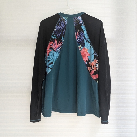 Swimsuits For All Chlorine Resistant Long-Sleeve Colorblock Swim Tee Size 22 - Picture 3 of 5